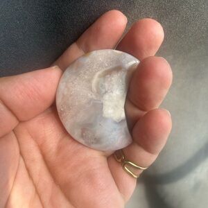 Flower agate Moon Carving